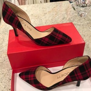 SOLD || Red/black plaid 2 1/2” heel